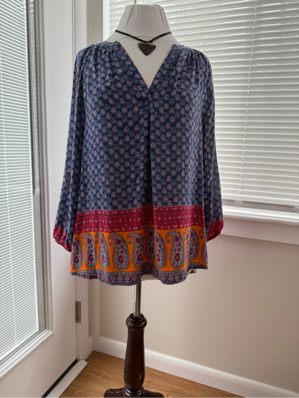 Soft Surroundings Boho Paisley Print Lightweight V-Neck Top Blouse
